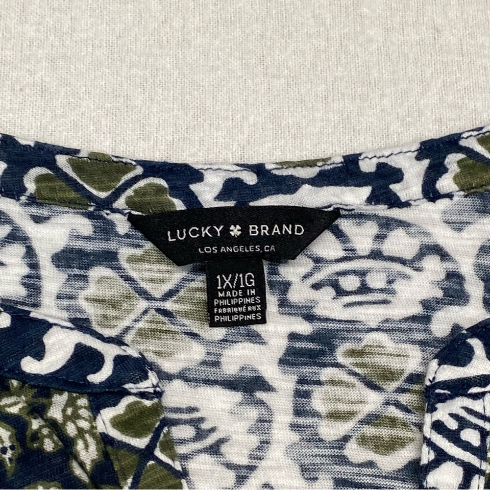 Lucky Brand Short Sleeve 1X Pullover Top Cotton Blend Comfy Casual V Neck Flowy - Picture 5 of 12